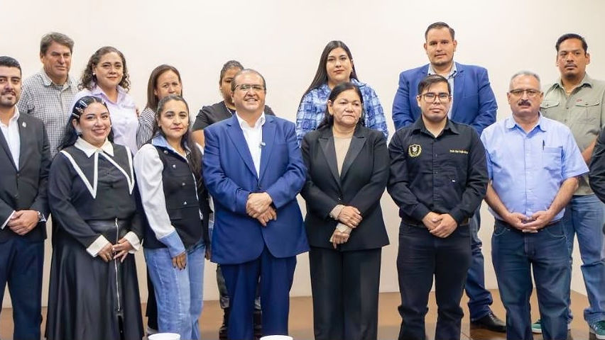toman protesta a los 16 nuevos integrantes del consejo municipal de participacion escolar