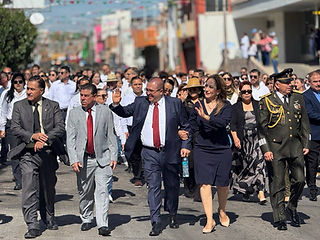 Encabeza alcalde Salvador Calderón desfile cívico-militar por el 215 aniversario de la Independencia