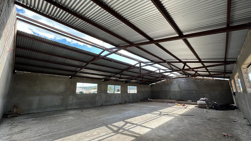 Trabaja Ayuntamiento en la construcción de salón de actos en Escuela Niño Tepehuan de Baborigame 