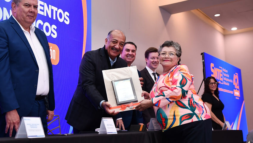 Reparte Estado cerca de 13 mdp en estímulos económicos a personal del PAEE