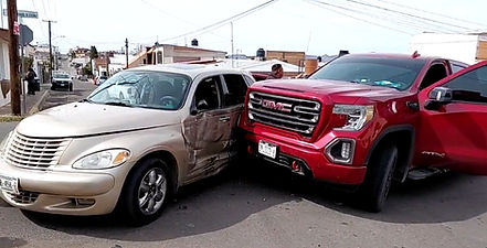 Choque en la calle Novena deja solo daños materiales