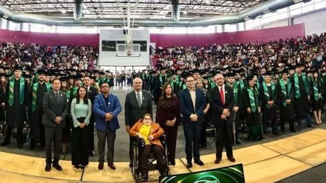felicitaciones celebra la utp graduacion de 498 profesionistas