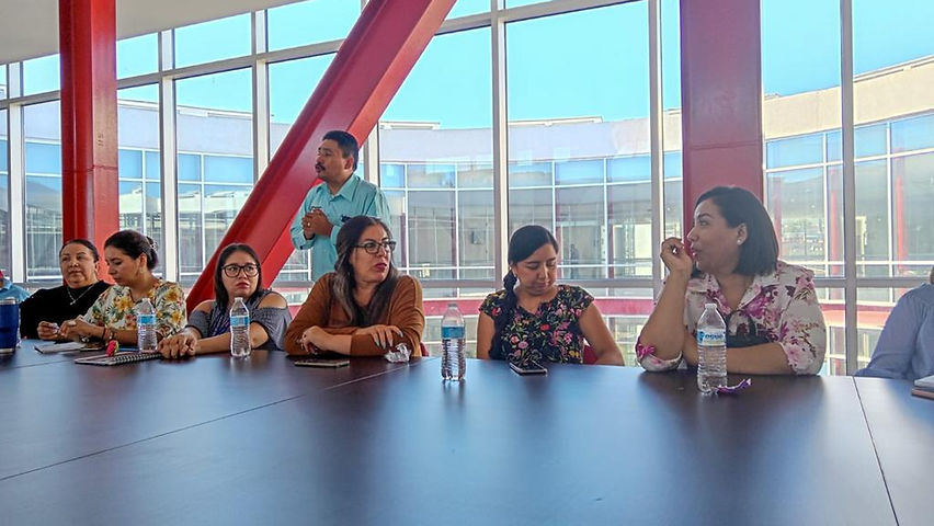 reciben platica de manejo de emociones funcionarios estatales en parral