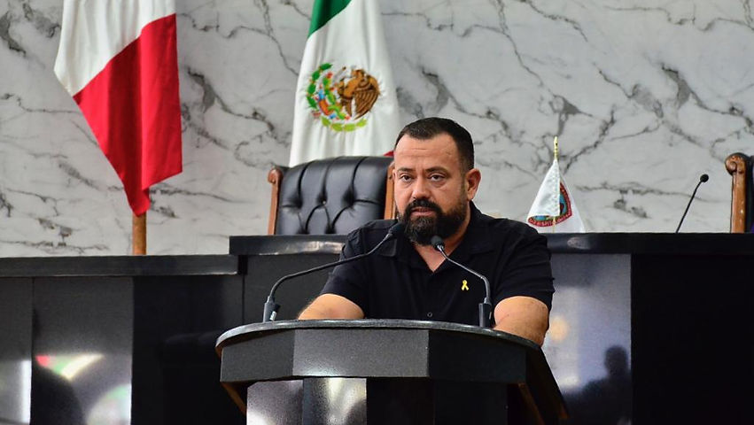 Pide diputado que se indemnice a los automovilistas por daños causados por baches