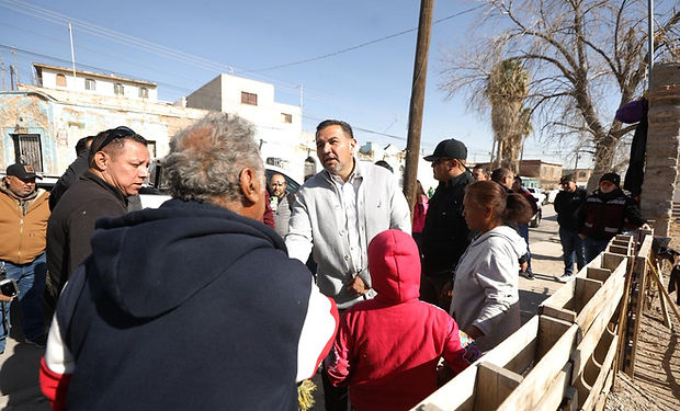 Despide el año alcalde Cruz Pérez visitando a familias juarenses