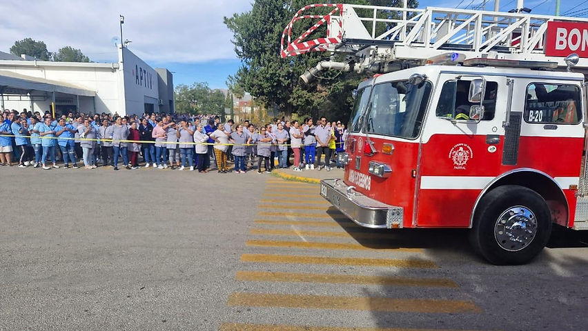 realiza bomberos simulacro de incendio en la maquiladora aptiv