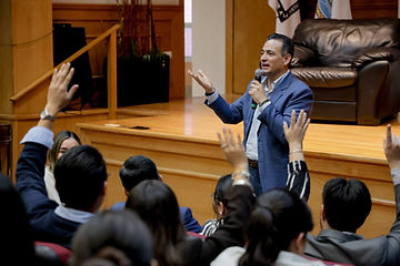 Plantea Marco Bonilla adaptar programas educativos a las necesidades productivas de Chihuahua