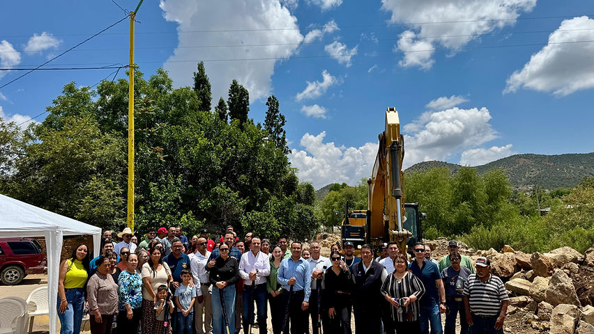 Memo Ramírez impulsa obra de pavimentación para fortalecer la conectividad en Santa Bárbara