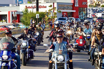 Arrancan las Jornadas Villistas 2025 con el desfile de motociclistas
