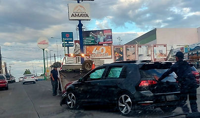 Choque entre dos vehículos moviliza a autoridades; ambos automotores fueron asegurados
