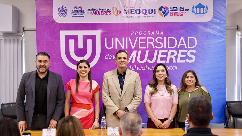 Firman convenio Marco Bonilla y Miriam Soto para llevar la Universidad de las Mujeres a Meoqui