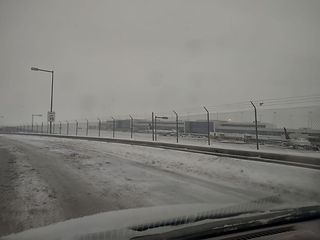 Denver Colorado. - Azota tormenta de nieve varias comunidades del estado norteamericano de Colorado, inicio ayer y hasta esta mañana llevaban 6 pulgadas acumuladas.
Una tormenta invernal llegó ayer a las seis de la tarde a Denver y alcanzó a otras comunidades de alrededor con una intensa precipitación de nieve.