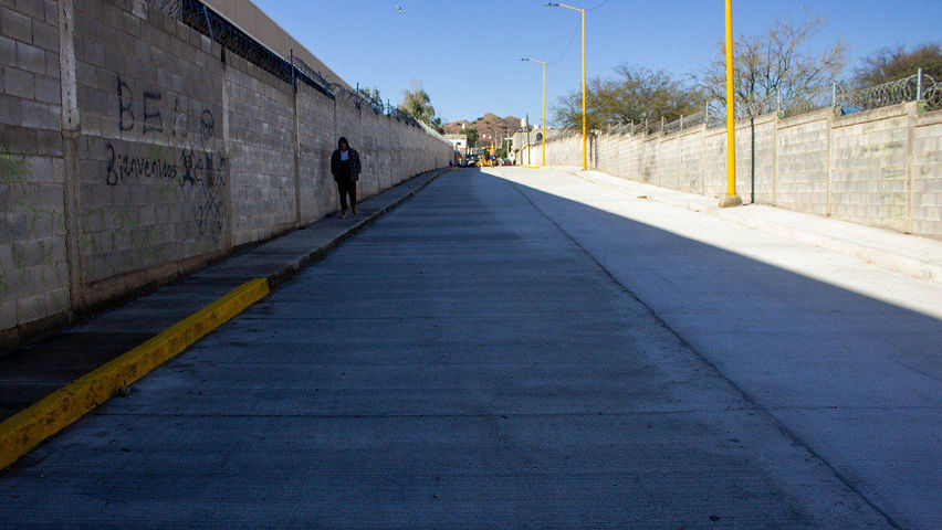 inauguran pavimentacion de la calle profesor coello avendano en la heroes de la revolucion