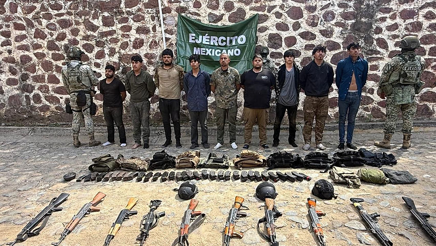 Aseguran Guardia Nacional y el Ejército armamento en los límites de Chihuahua y Sinaloa