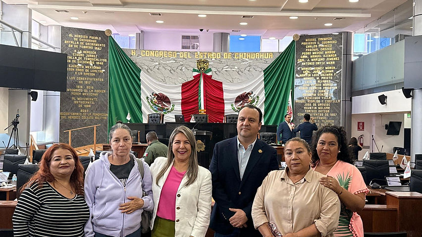 Van juntos Rosana Díaz y Guillermo Ramírez en defensa de vendedoras de vales