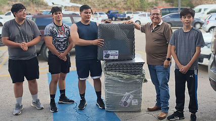 Dona alcalde Salvador Calderón tatamis al equipo Guerrilleros Boxing