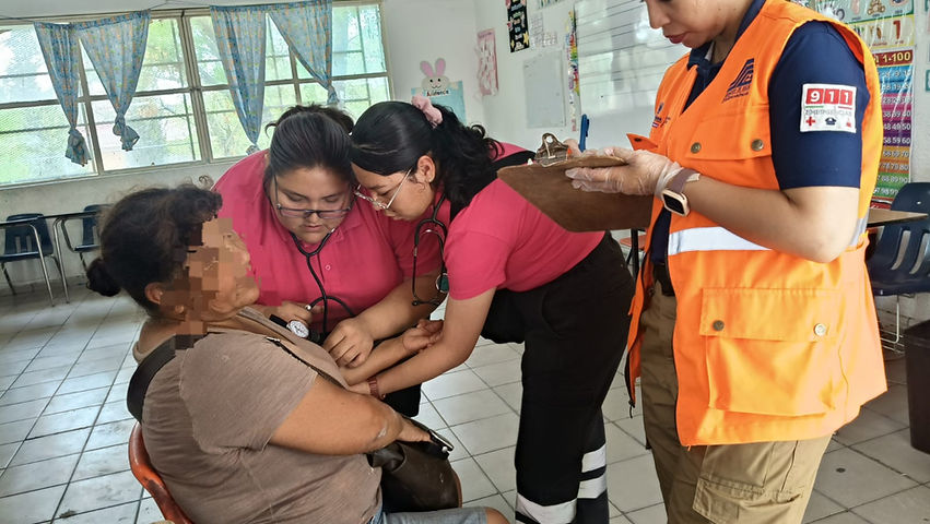 Brinda Salud atención a zonas afectadas por las lluvias en Cd. Juárez