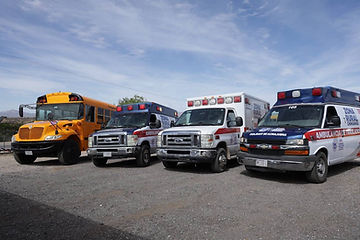 Entrega alcalde Marco Bonilla cuatro camiones escolares y tres ambulancias