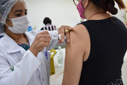 Ilhabela inicia vacinação contra Covid-19 para pessoas com comorbidades entre 40 e 44 anos
