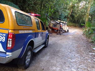 Acidente na Estrada de Castelhanos deixa três feridos em Ilhabela