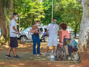 Assistência Social reforça acolhimento à população de rua durante o inverno, em Ubatuba