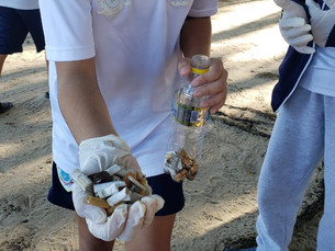 Alunos das escolas municipais de Ilhabela recolhem bitucas de cigarro e participam de oficina de pap