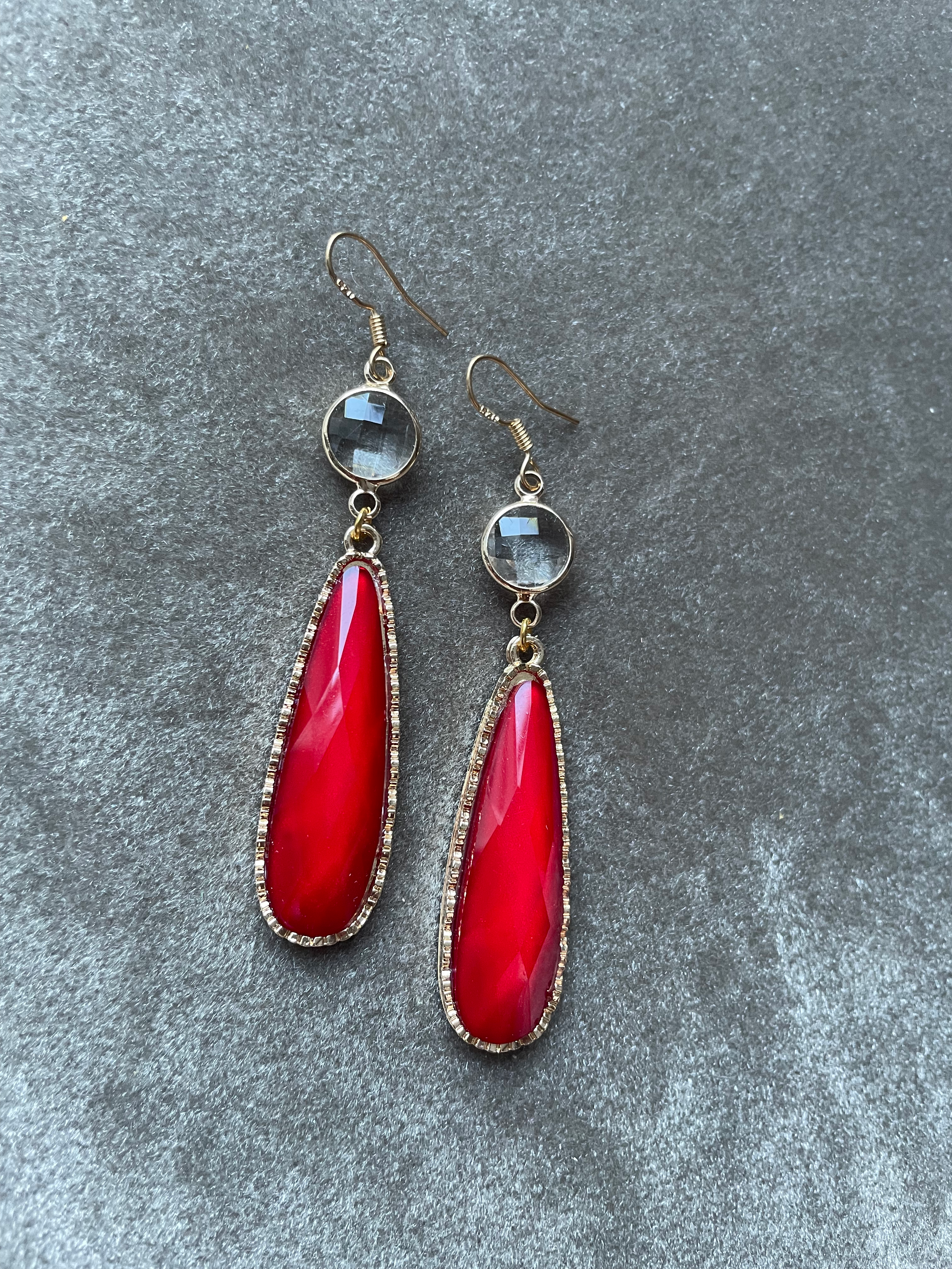 Oorbellen rood met steentje _ goud