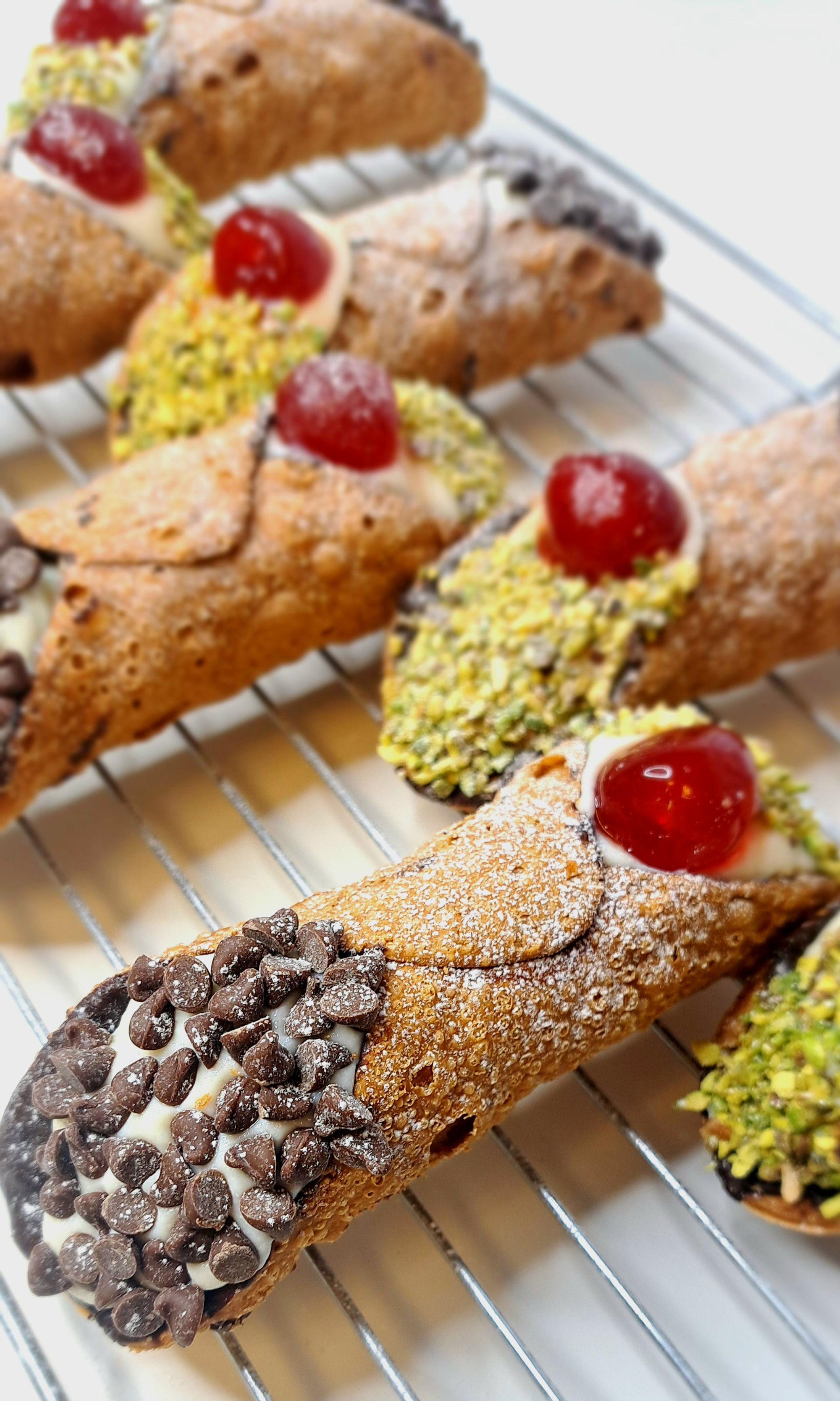 Large Classic Sicilian Cannoli