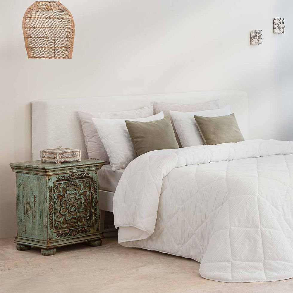 MESITA DE NOCHE DALIAN ARTESANAL DE MADERA TALLADA VERDE AGUAMARINA