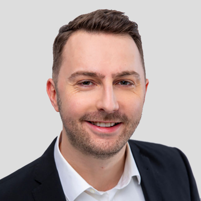 benedikt-woelk_648x648.jpg