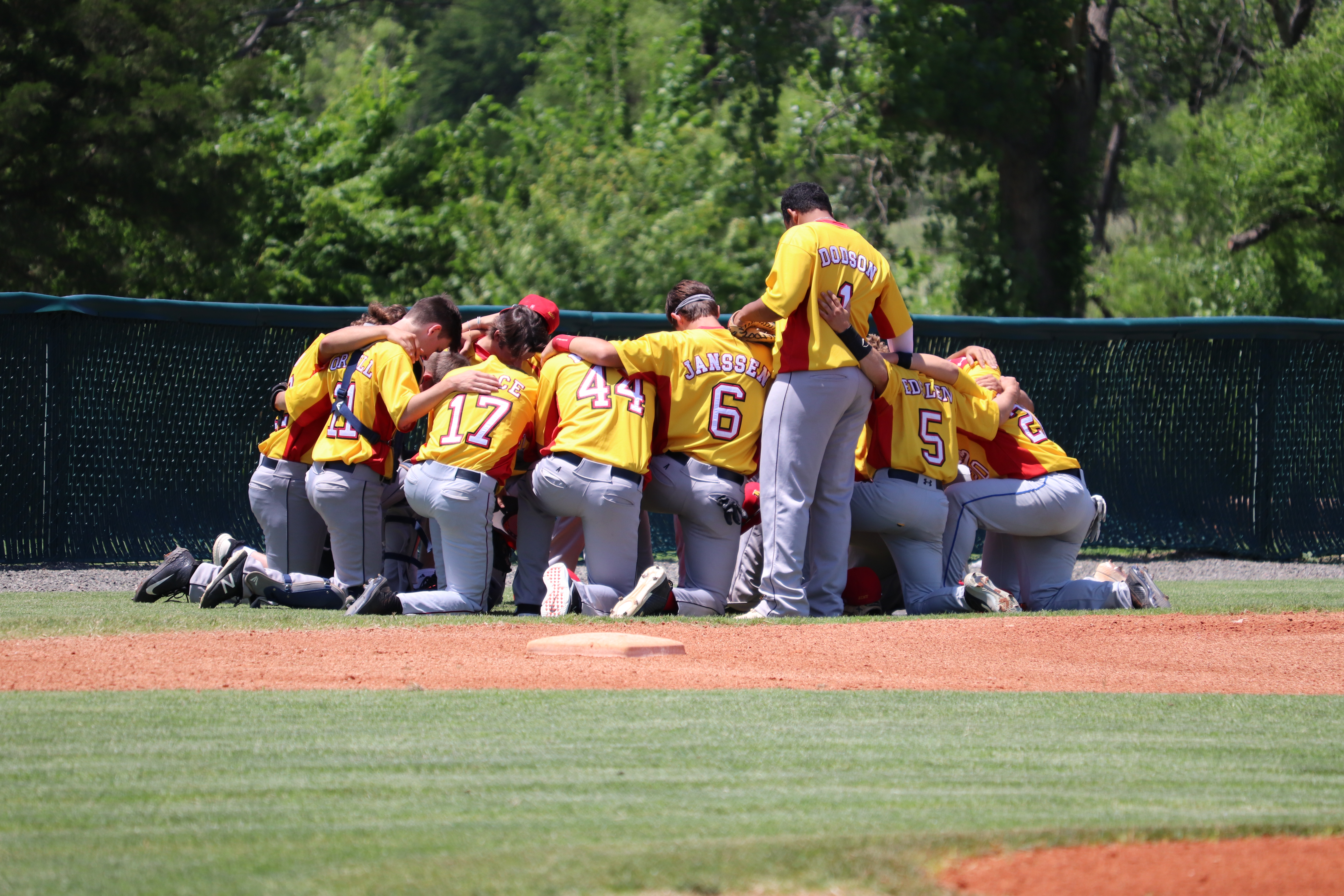 Team Prayer 1.jpg