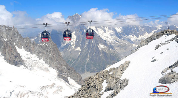 chamonix cable car.jpg