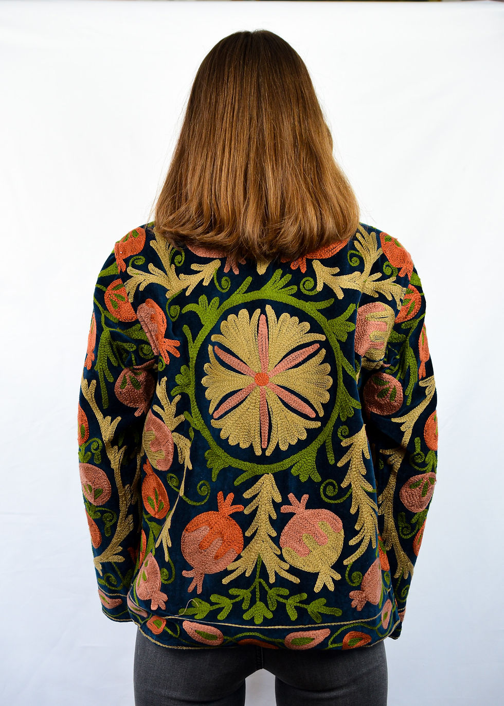 Miniature : Veste brodée Suzani en velours