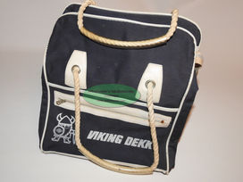 Bag med reklame for VIKING DEKK