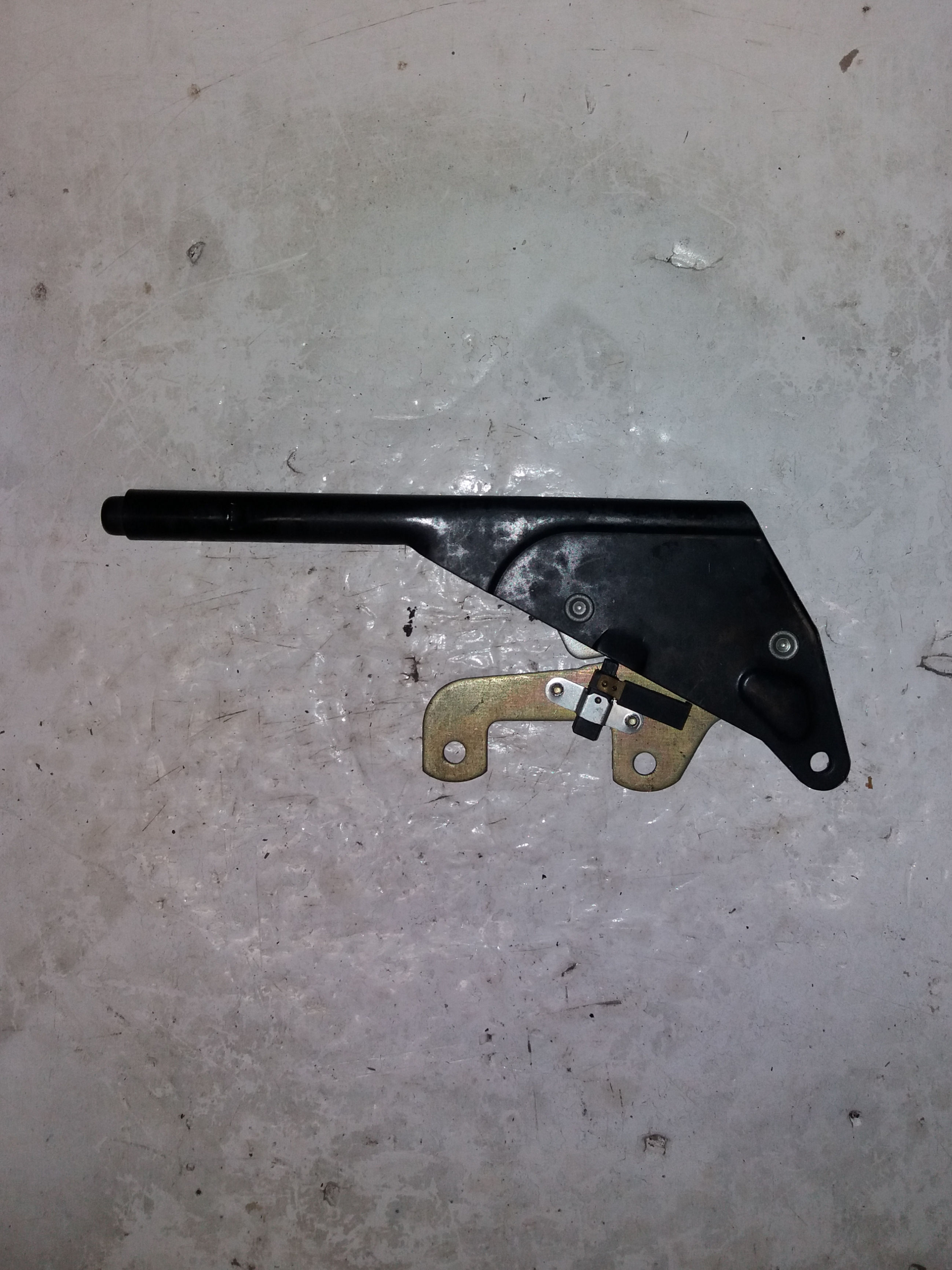 LEVA FRENO A MANO NO COD. (82-3)