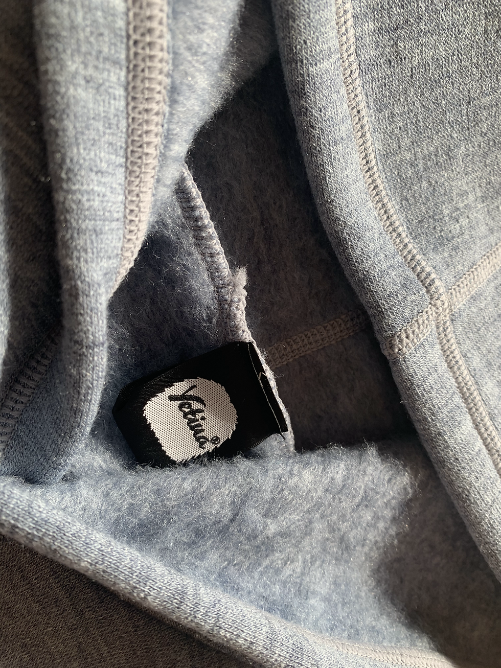 サムネイル： yetina light hoodie