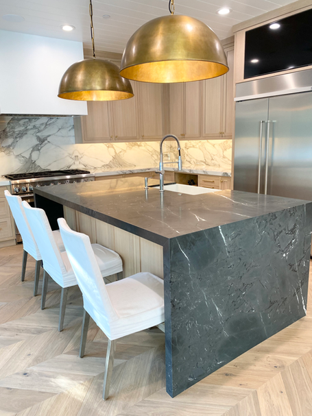 Radiant Roshelle Lane