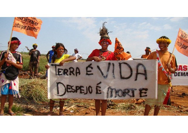 Foto: Indígenas lutam pelo reconhecimento de seus direitos (internet)