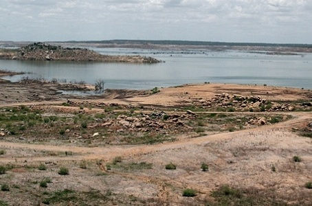 Seca e enchente afetam milhares de vidas no Nordeste Brasileiro