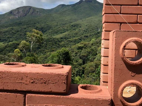Casas populares sustentáveis reduzem os gastos com a construção e com as despesas mensais
