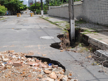 Fenômeno provoca rachaduras em Maceió-AL e está fazendo o Bairro Pinheiro afundar