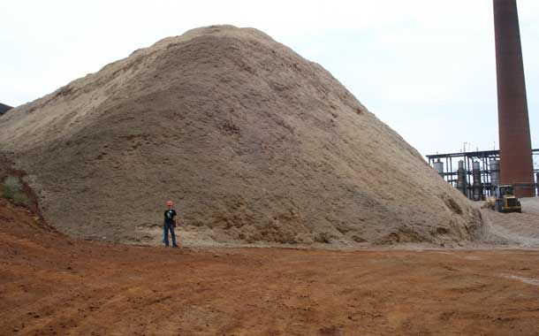 Foto: cinzas da queima do bagaço da cana (crédito: internet)