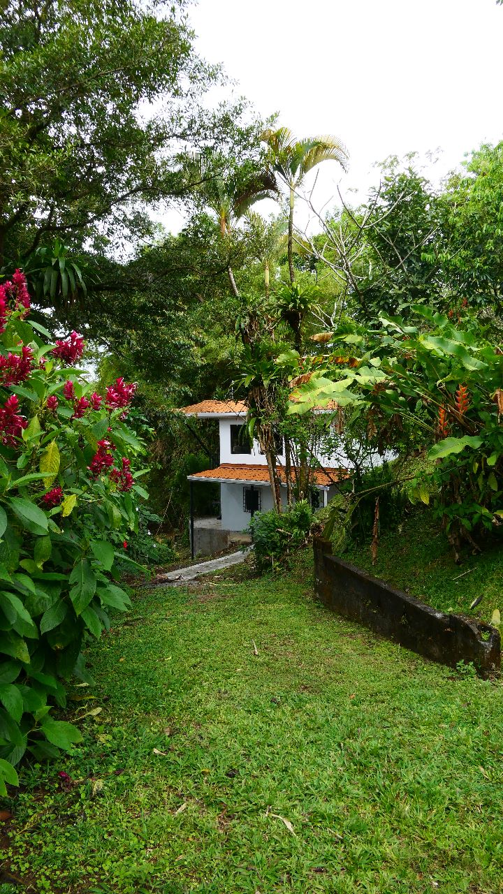 A very unique 1 Bedroom/1 Bathroom Boat House with lake access