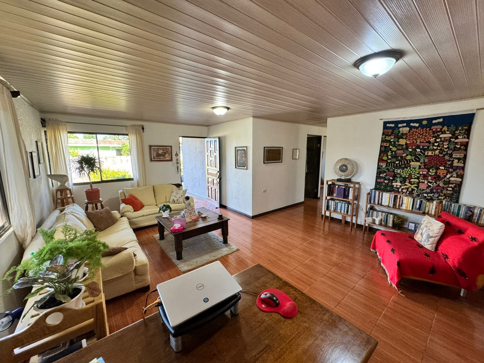 4-Bedroom, 2-Bathroom Home on 870 m² (0.21 Acre) in Tronadora  