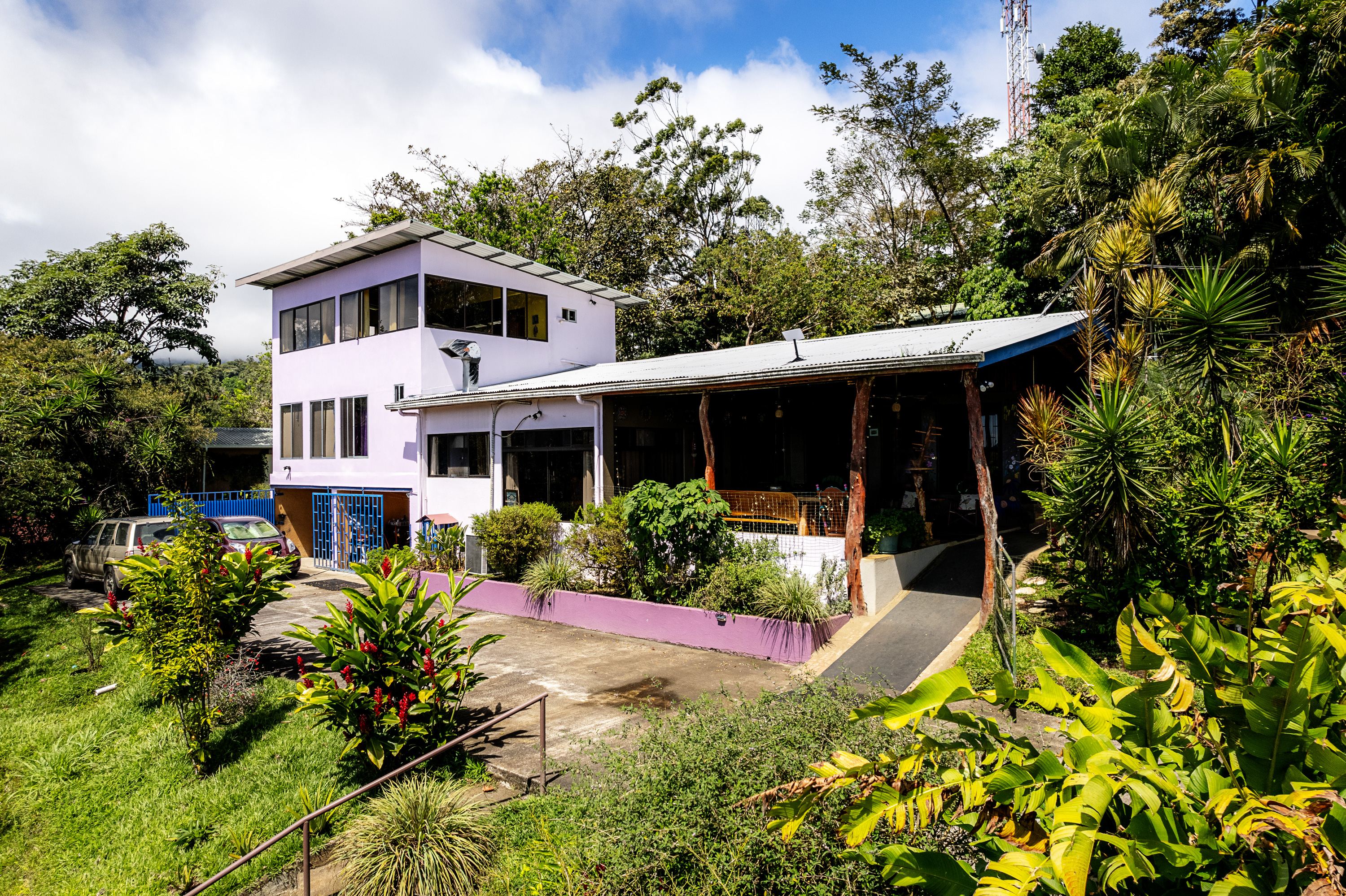 Spacious 4-BD, 3.5-BA Home with Lake Arenal View – Semi-Furnished