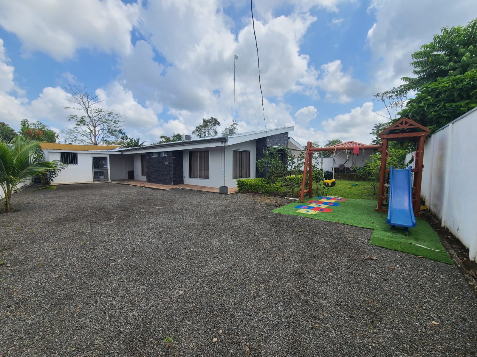 Spacious Home 2 Bedrooms 2 Bathrooms w/ Pool in Thiales–Rio Celeste