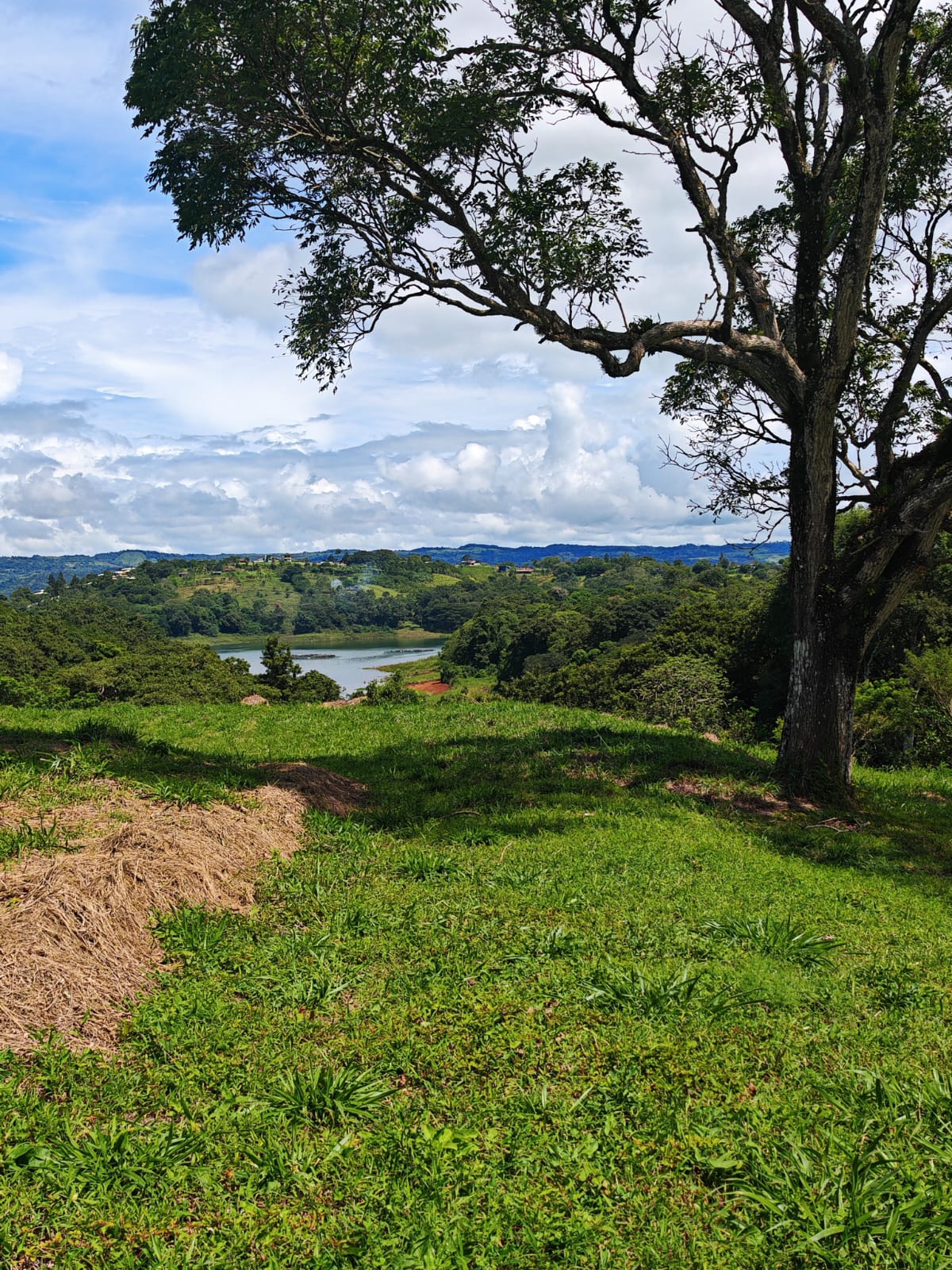 Expansive 7,663 m² Lot with Lake and Mountain Views in San Luis, Tilaran 