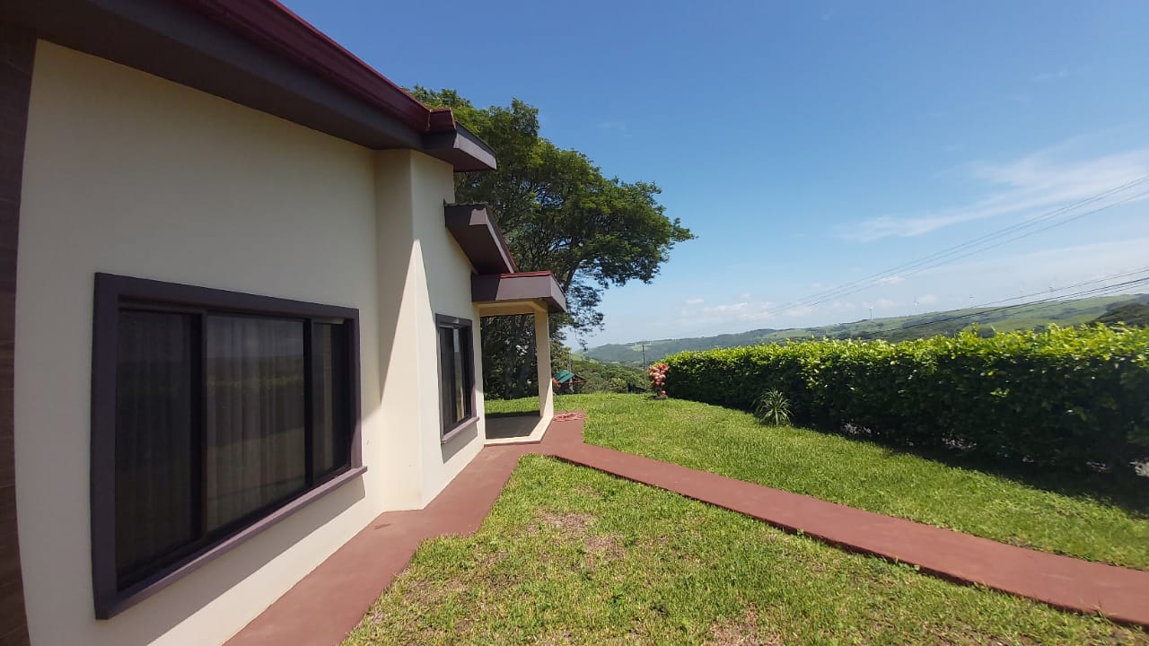 Lovely Home 4 Bedroom 2 Bathroom + Office In Bello Horizonte Tilarán