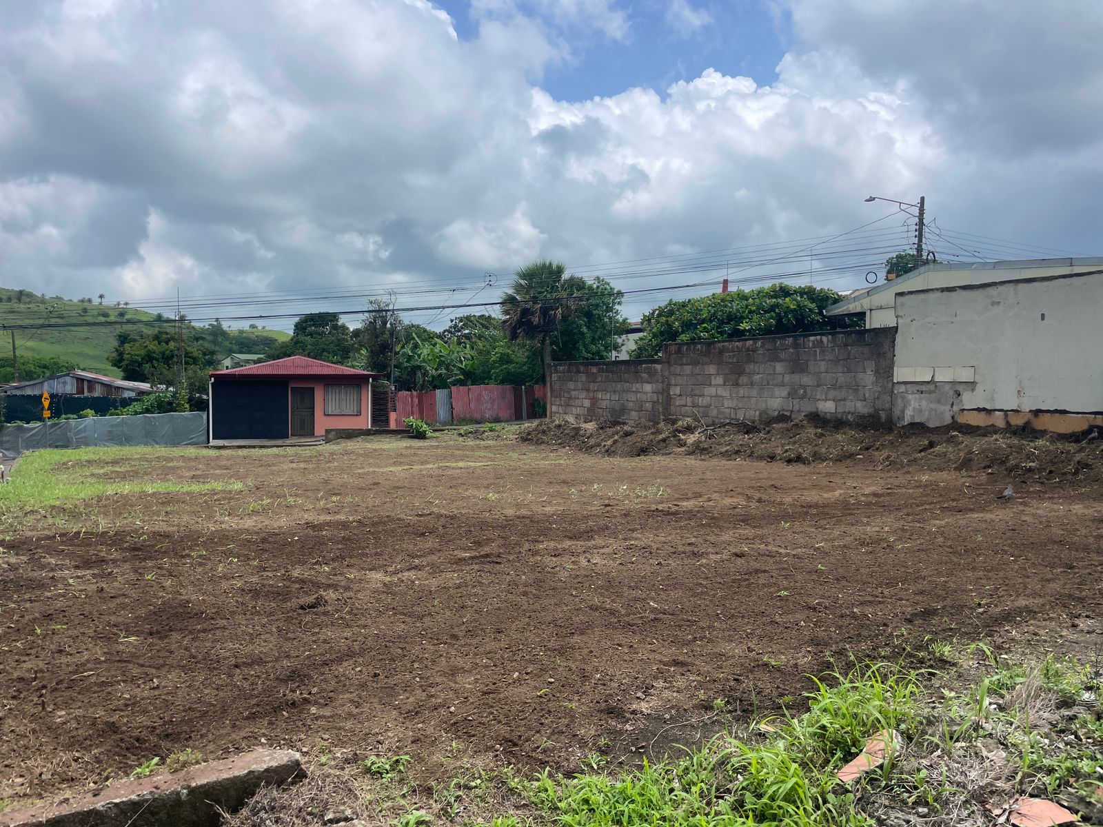 Lot of 294 M2 (0,07 Acre)  with mountain in downtown Tilaran 