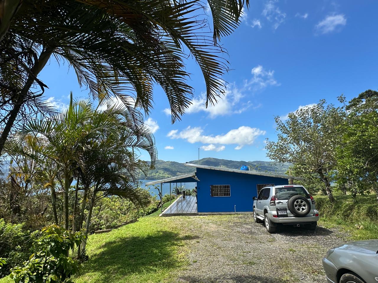 Lovely 3-Bedroom 2 Bathroom Home with Panoramic Lake & Mountain Views 